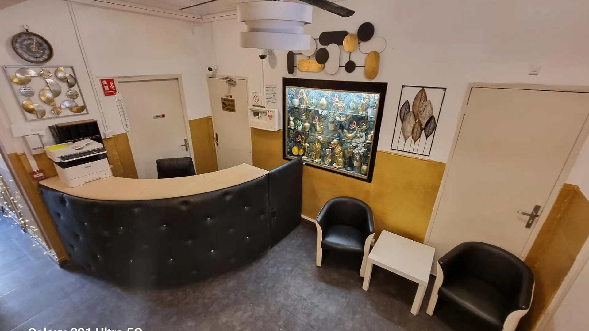 ***  Hotel Des Allees Marseille France