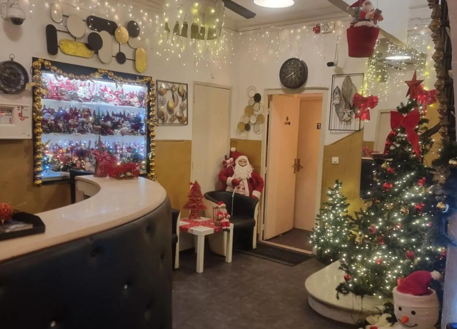 ***  Hotel Des Allees Марсель Франция