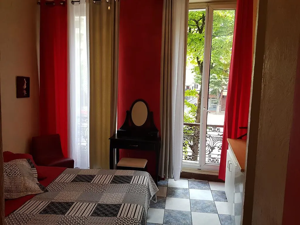 Hotel Des Allees Marseille 3*,
