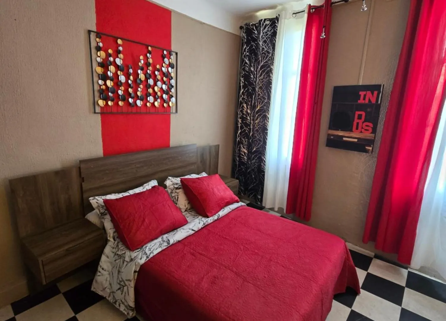 Hotel Des Allees Marseille 3*,