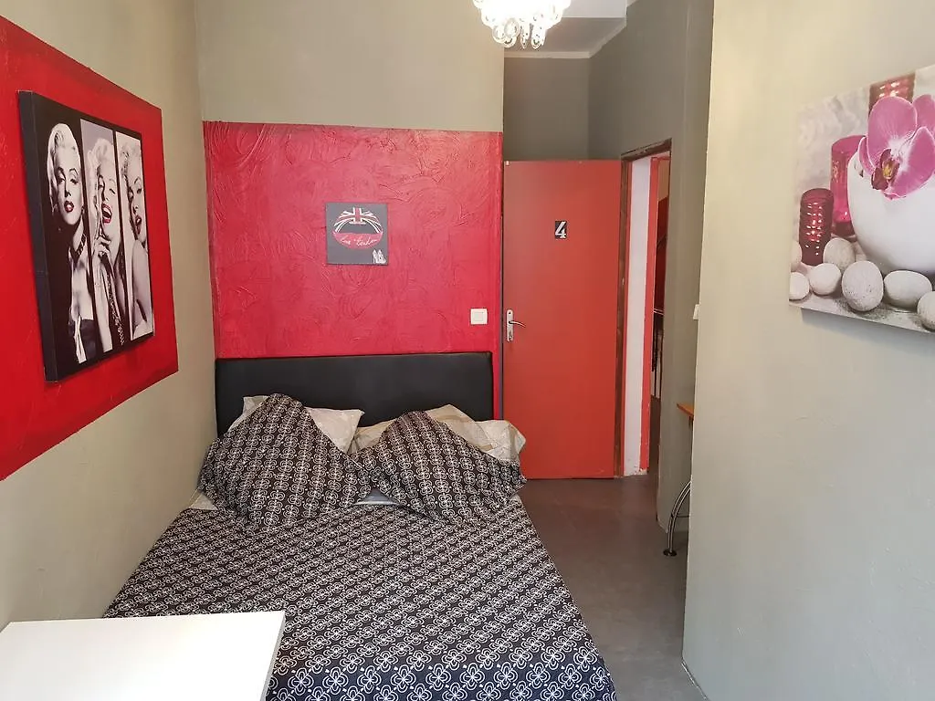 Hôtel des allées Marselha 3*,  França