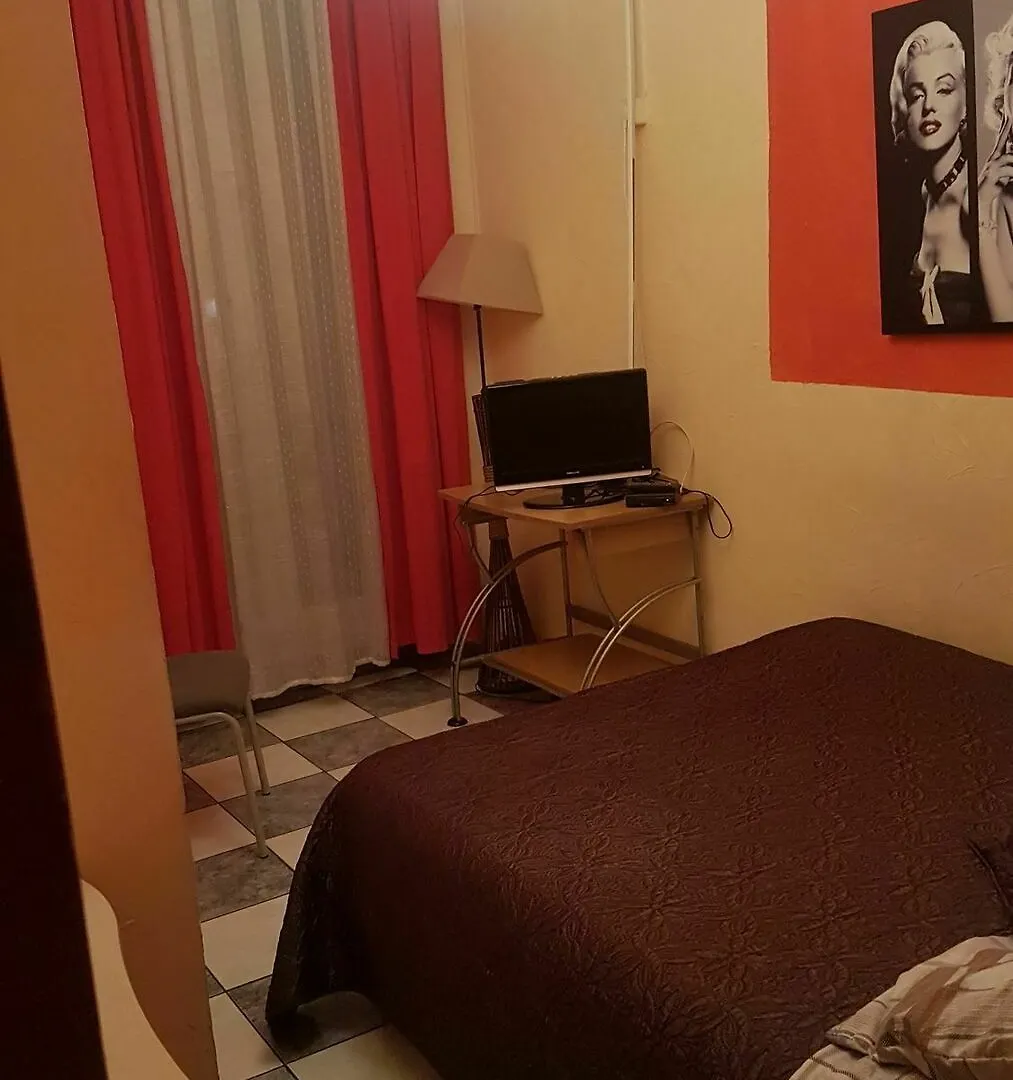 Hotel Des Allees Marseille 3*,